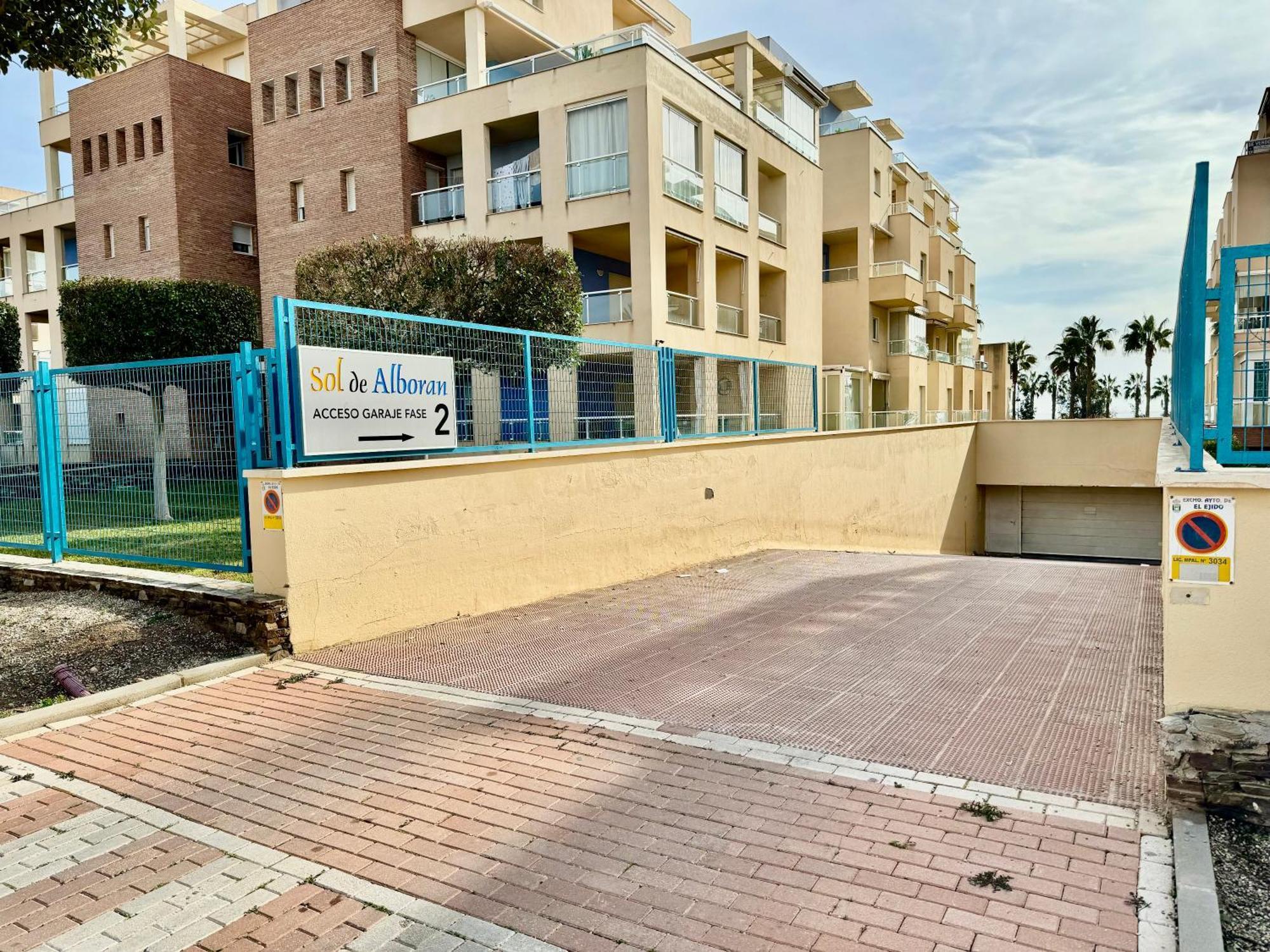 Con Vistas Al Mar En Urbanizacion De Lujo Almerimar